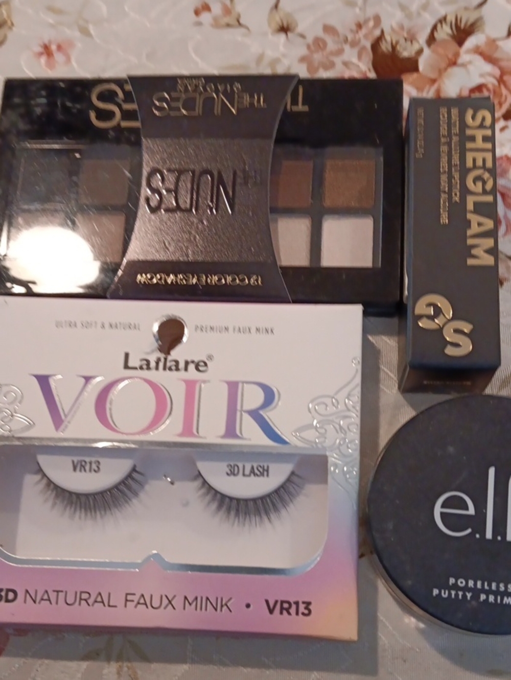 Laflare VOIR Faux Mink Lashes  Black,  With eyeshadows, Face Putty Matte Lipstic